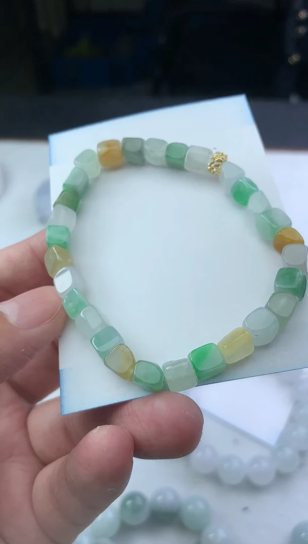 【闪购商品】翡翠颈饰未镶嵌珠子