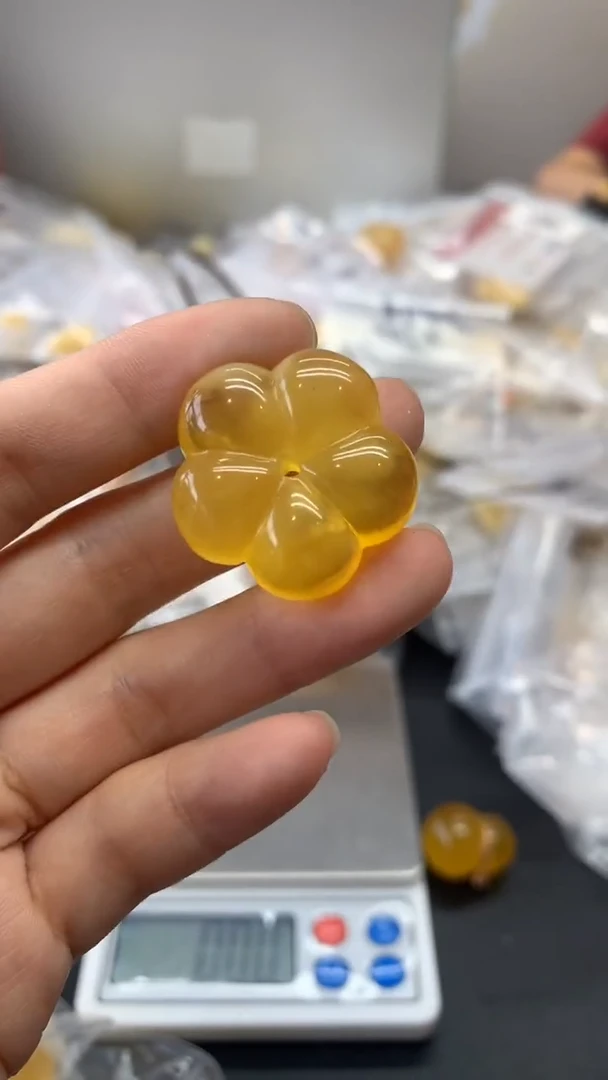 未镶嵌琥珀珠宝奇石235