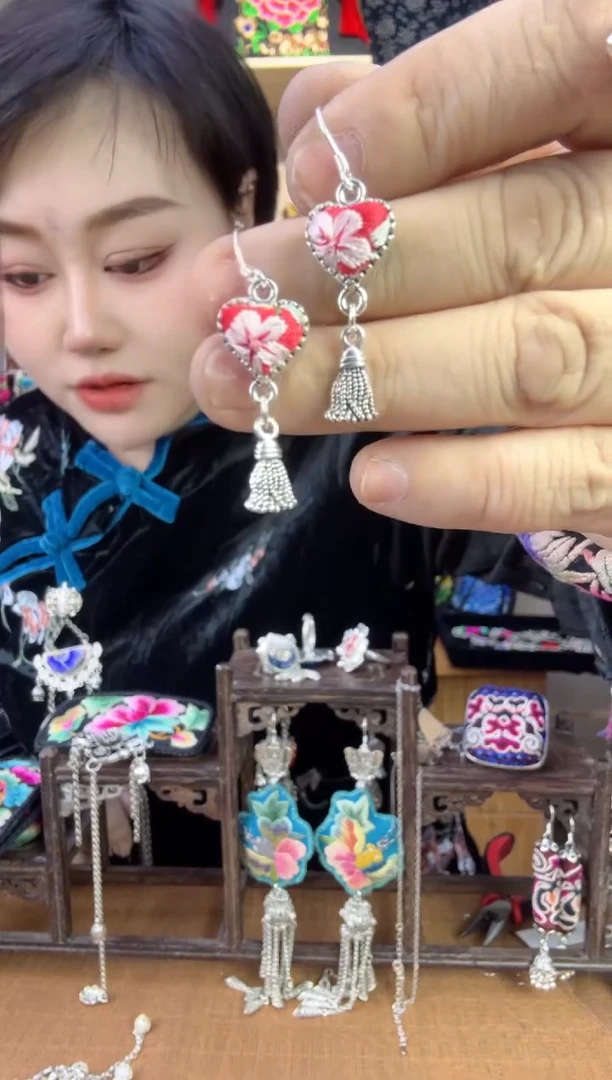 【闪购商品】刺绣纯手工苗绣非遗耳环