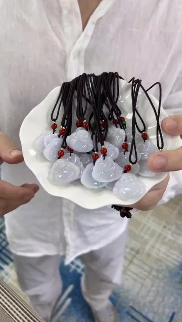 翡翠未镶嵌颈饰多样性发一件/配绳1