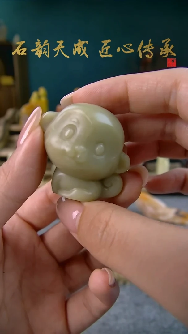青田石封门青小猴印章手捻摆件