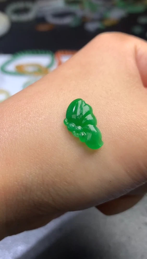 未镶嵌定制翡翠毛货 16.4-10-2.8