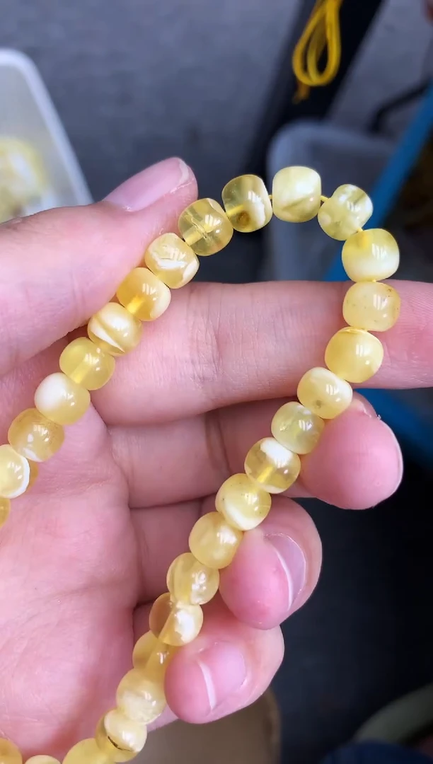 未镶嵌琥珀珠宝奇石96