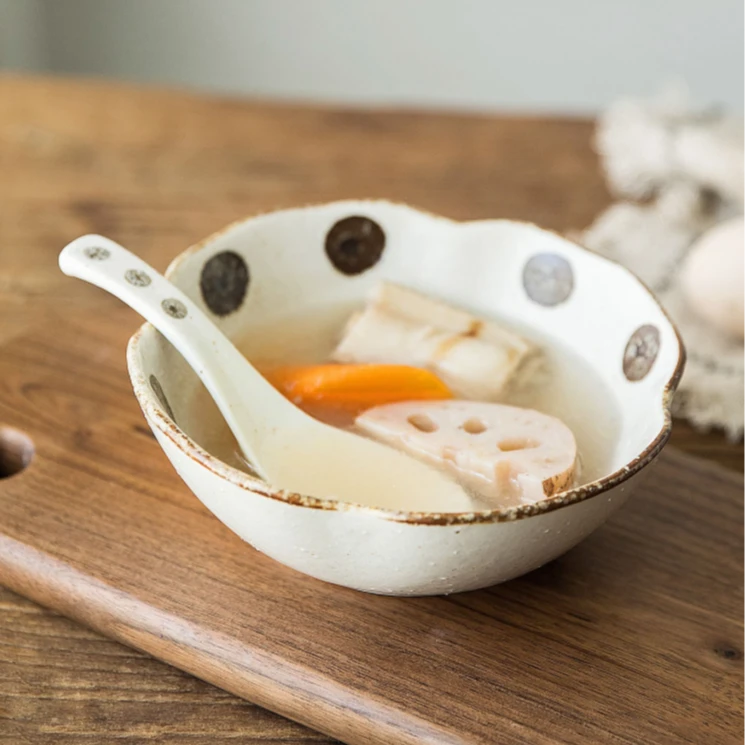 日本进口美浓烧粗陶手工白唐津四叶草饭碗不规则椭圆面碗甜品汤碗