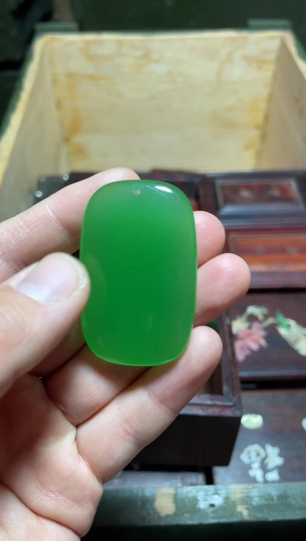 【闪购商品】冰透苹果绿面包牌