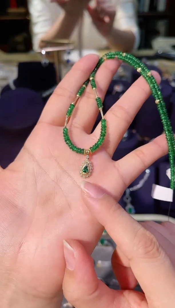 【闪购商品】石榴石（沙弗莱）颈饰18K金镶嵌沙弗莱项链