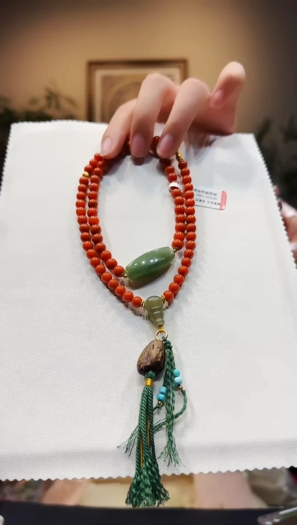 颈饰未镶嵌南红玛瑙颈饰