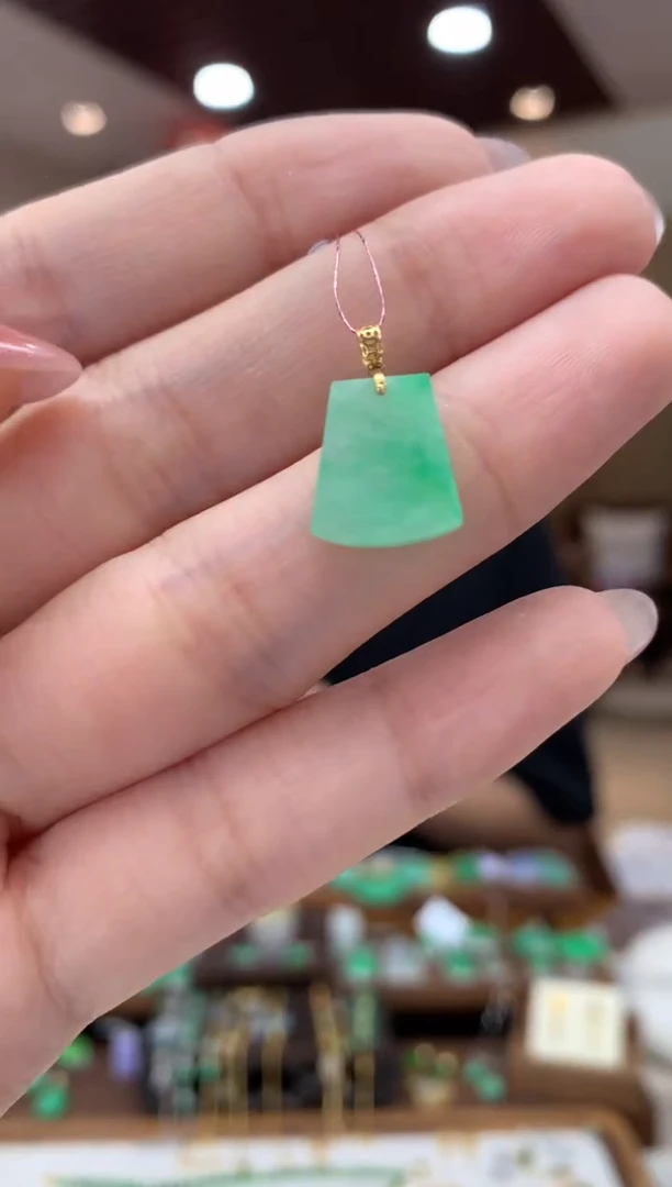 翡翠18K金镶嵌吊坠(不含链)无事牌