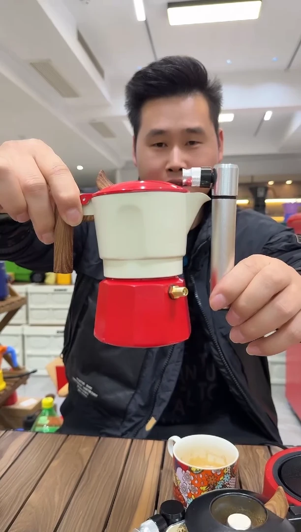 红白双阀摩卡壶+气筒和气嘴