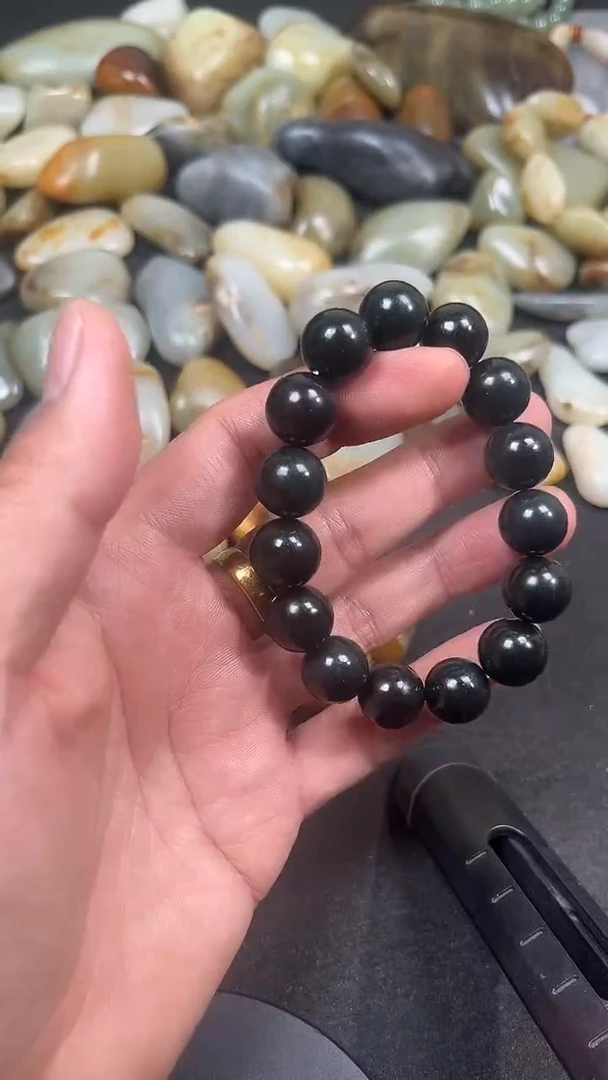 颈饰未镶嵌和田玉和田玉随型吊坠