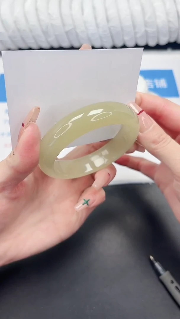 未镶嵌手镯石英质玉9-58.9CQ