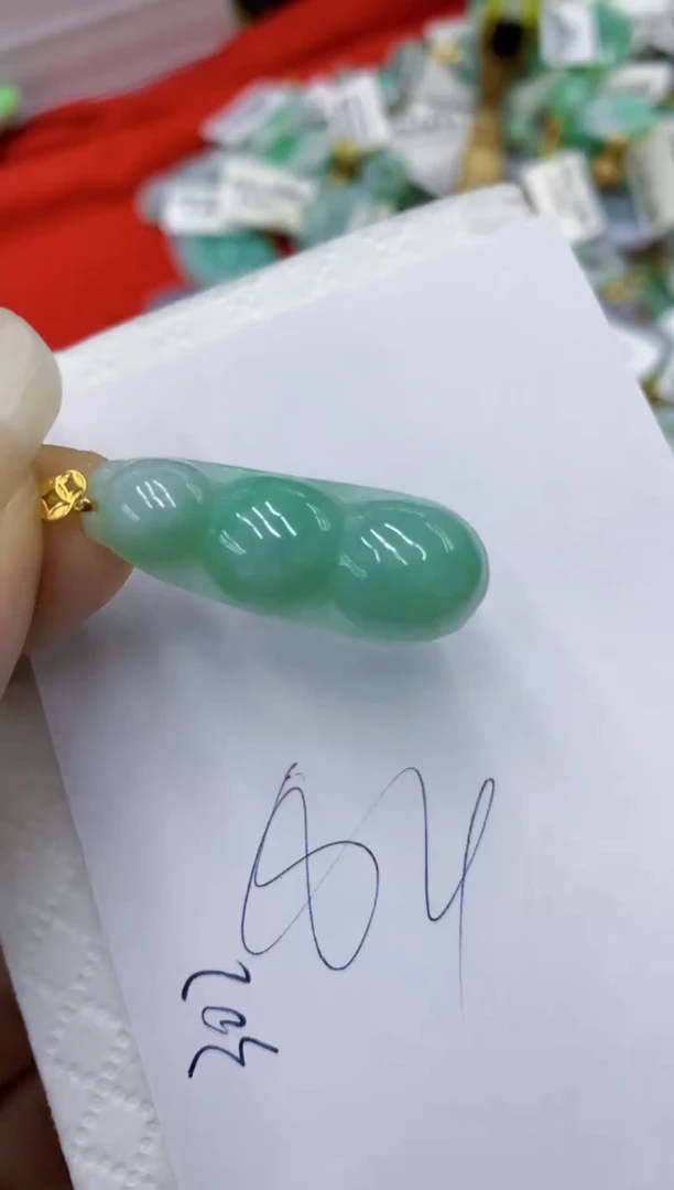 翡翠18K金镶嵌颈饰111111111111