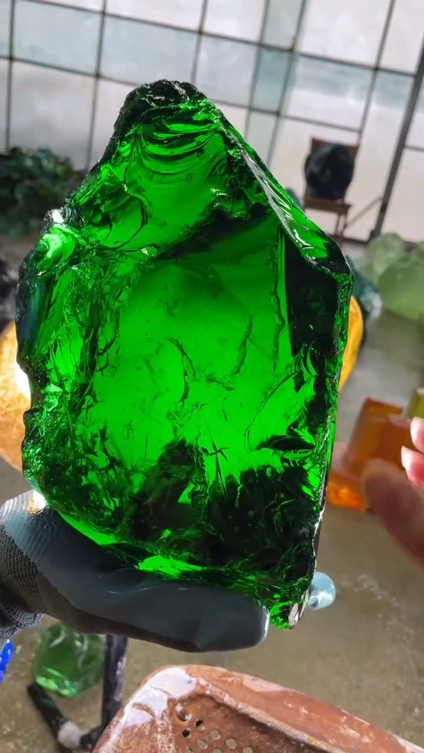 新疆五彩石石头。