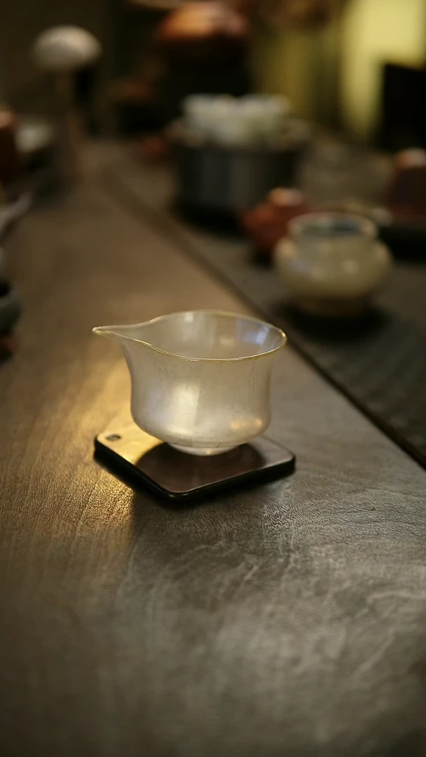 阿眠      沁叠影公道杯