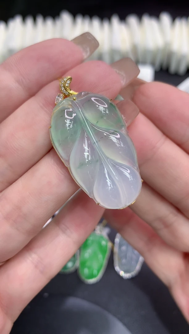 吊坠(不含链)18K金镶嵌翡翠111