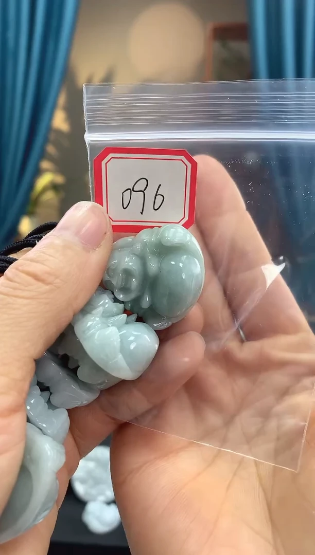 翡翠未镶嵌颈饰佛公096 多样性发一件