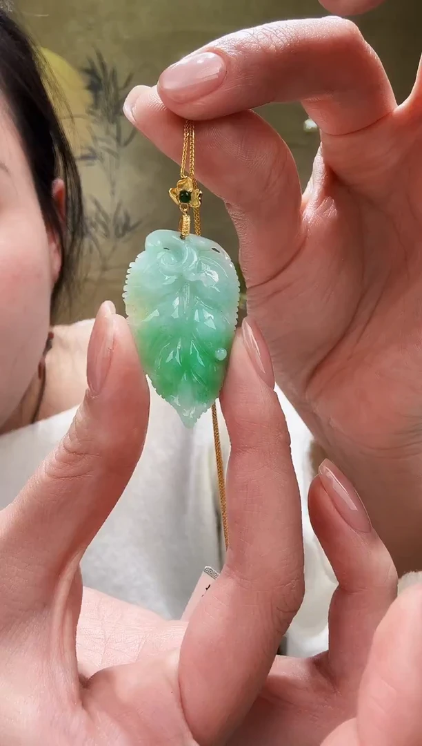 颈饰未镶嵌翡翠吊坠