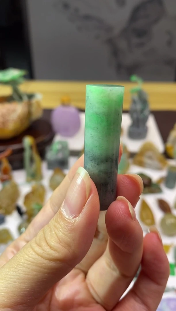 翡翠未镶嵌颈饰用****4翡翠挂件