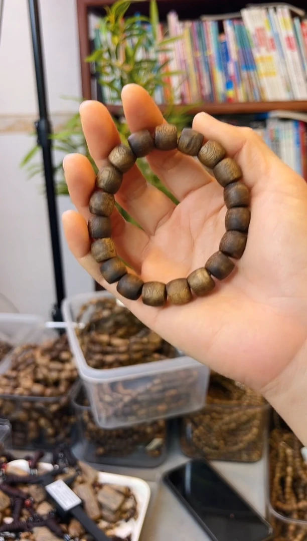 【闪购商品】沉香手串棋楠鼓珠多样性发一条