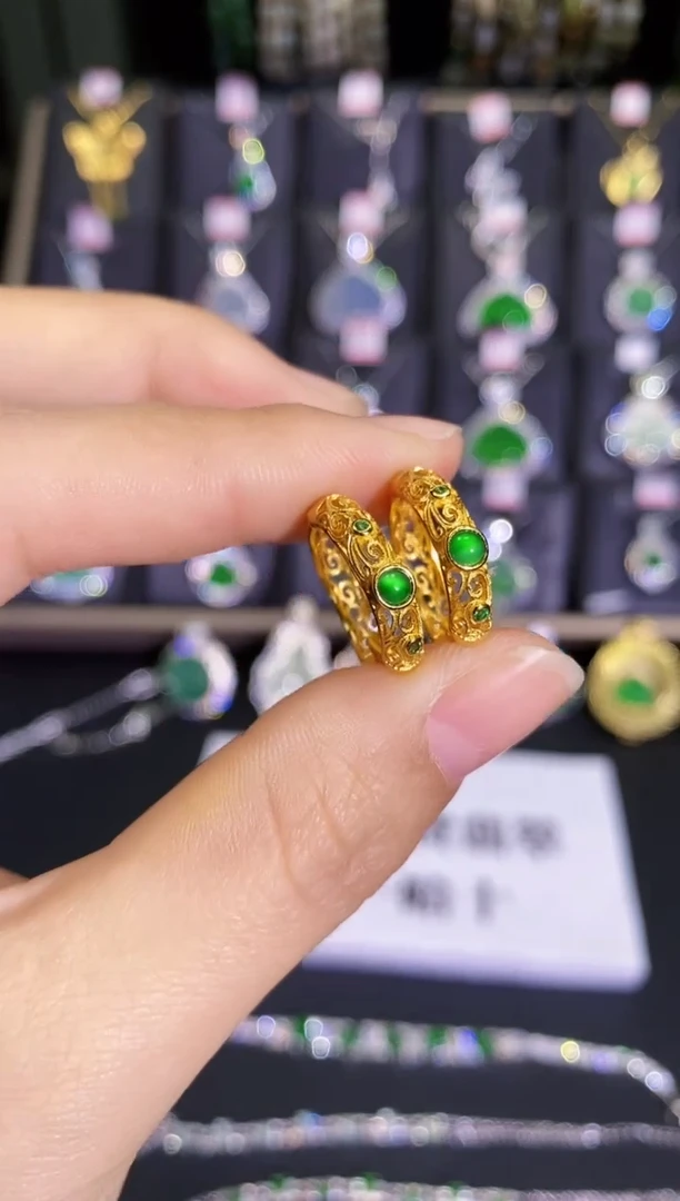 【闪购商品】翡翠耳饰银S925镶嵌蛋面耳圈