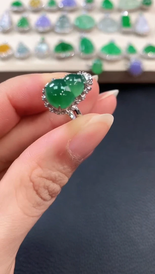 【闪购商品】翡翠戒指18K金镶嵌b100