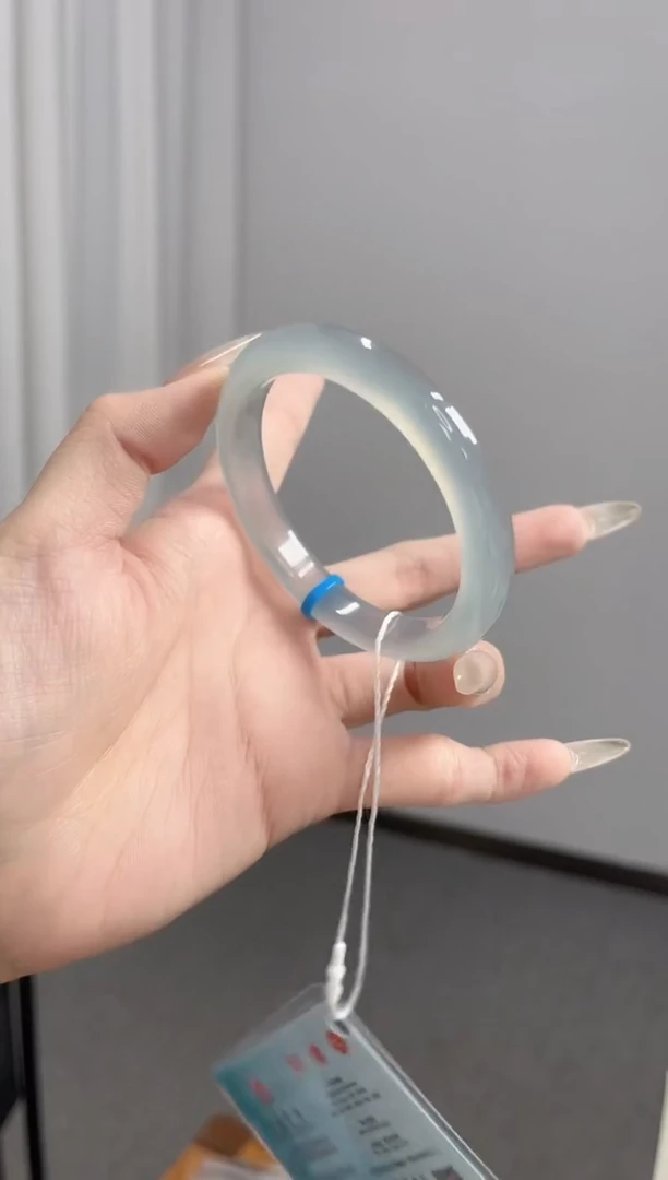 玛瑙/玉髓手镯未镶嵌55-56圈