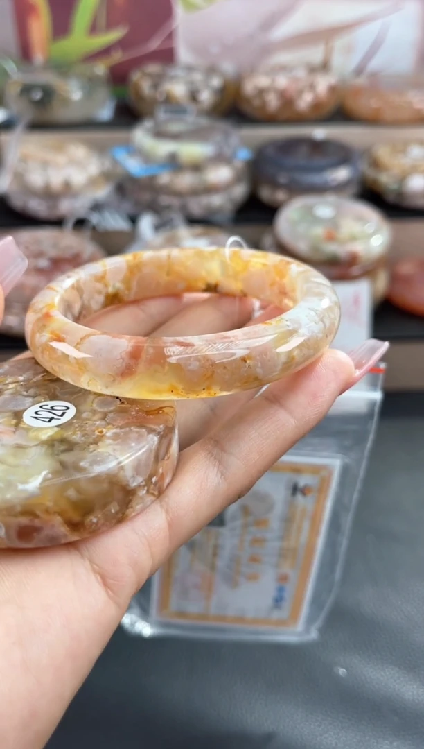 未镶嵌手镯石英质玉56