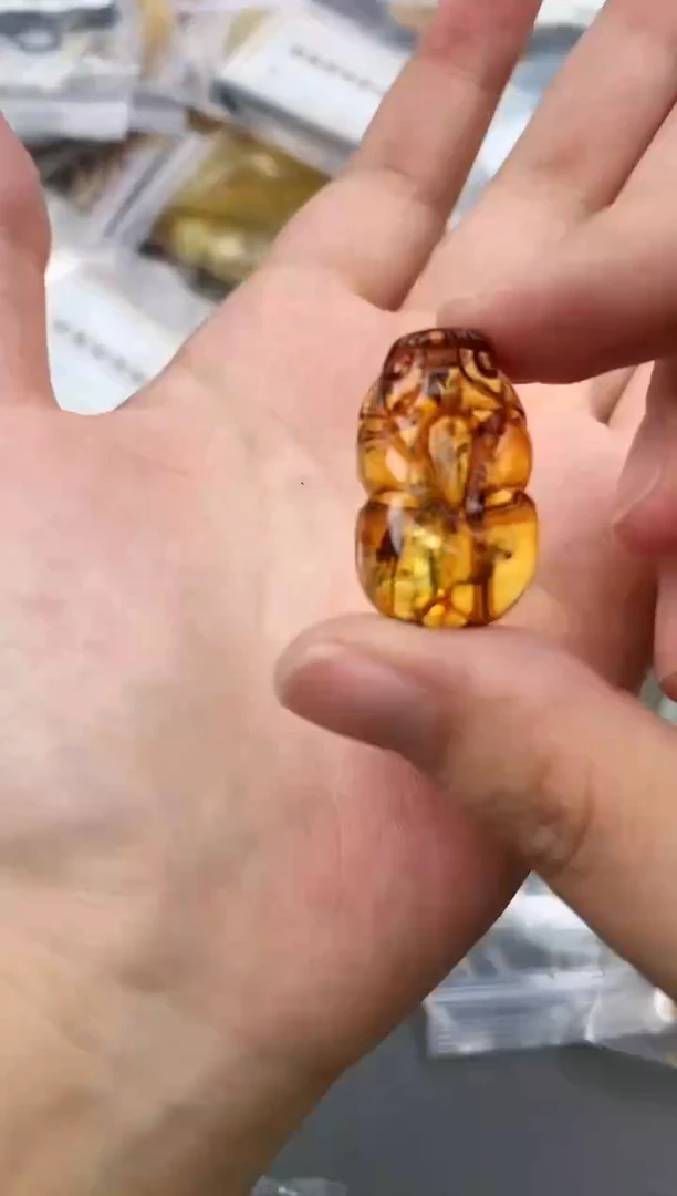 未镶嵌琥珀珠宝奇石35