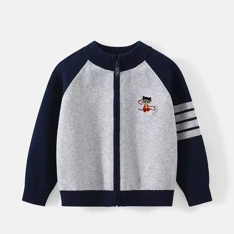 绣花小哪吒款毛衣灰色男童针织开衫春秋上衣男童毛衣开衫外套潮