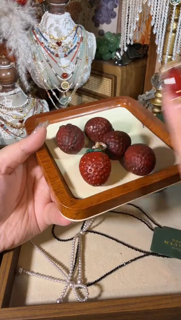 吊坠(不含链)未镶嵌尖晶石红草莓 096