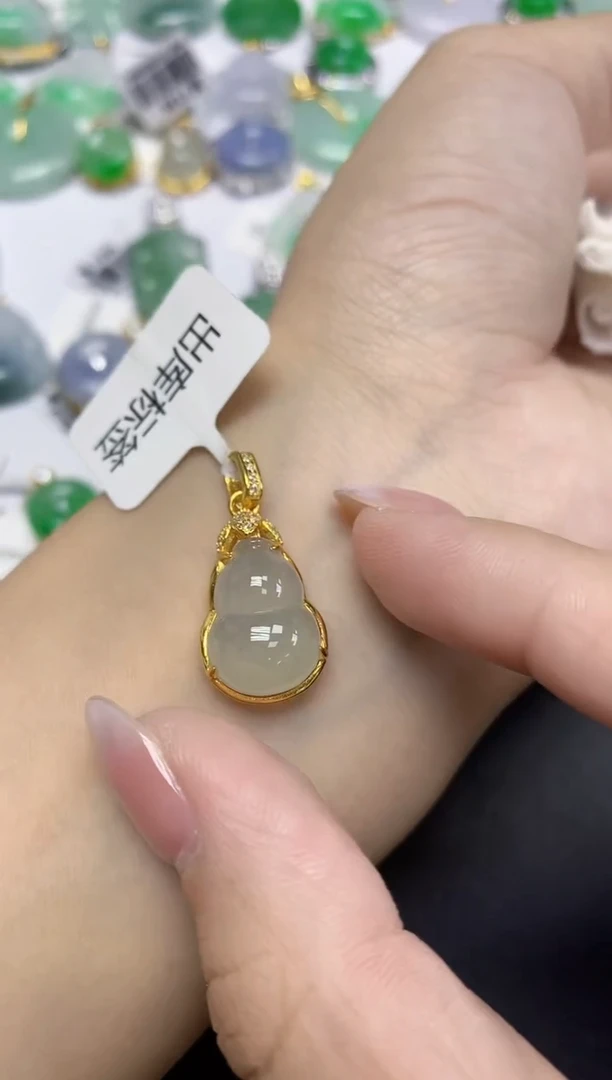 颈饰未镶嵌翡翠天然缅甸翡翠A货多样性发一件