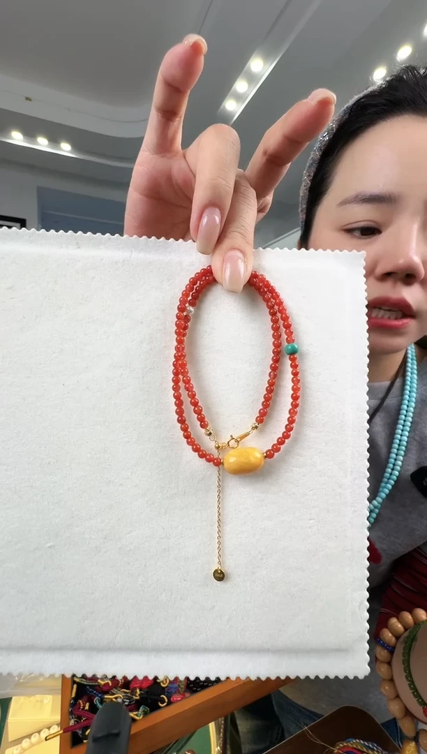 蜜蜡吊坠(赠链)未镶嵌精致的吊坠