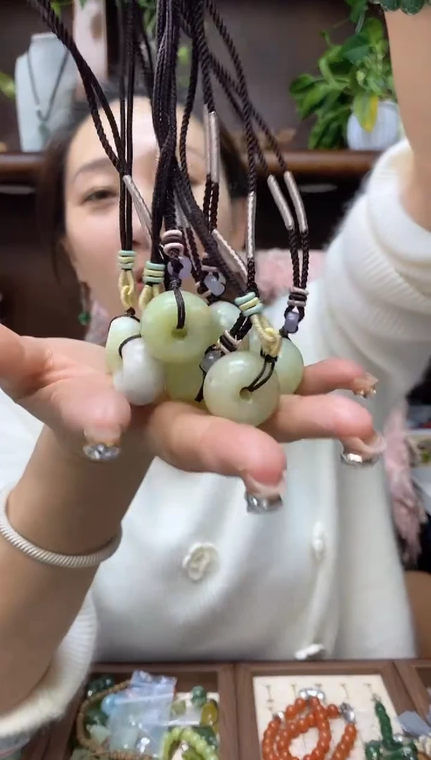 未镶嵌岫玉吊坠多样性发货其中发一
