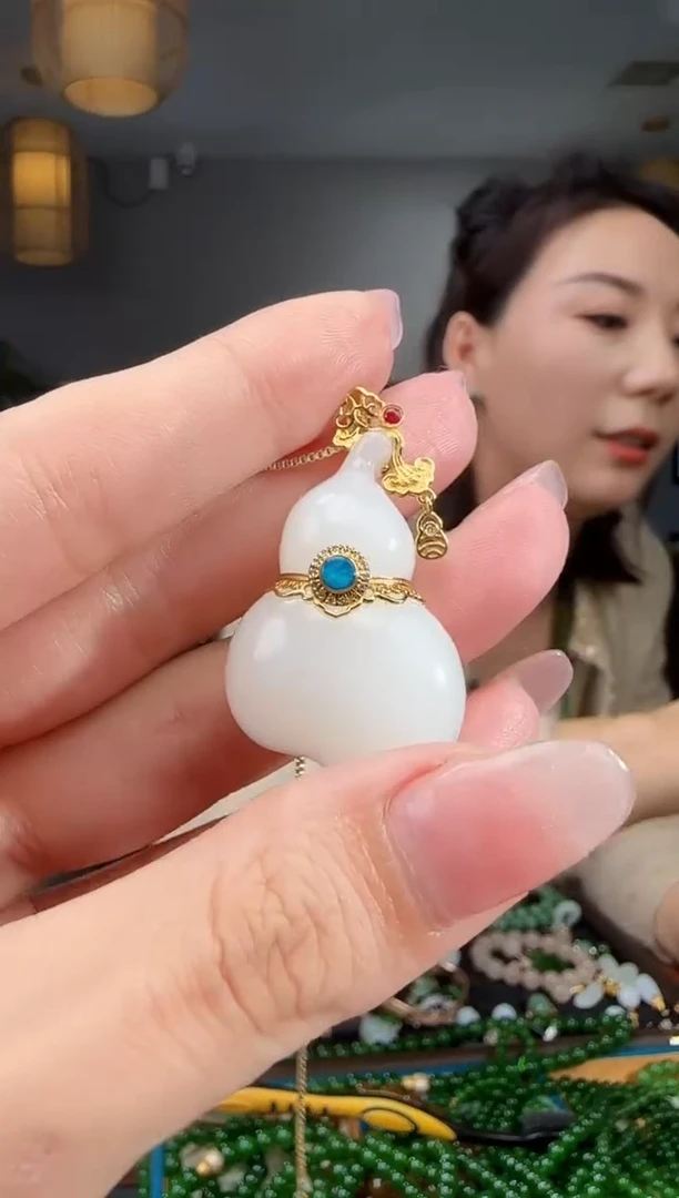 吊坠(不含链)18K金镶嵌和田玉1