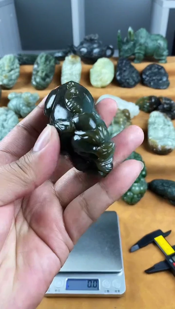 未镶嵌和田玉把件1