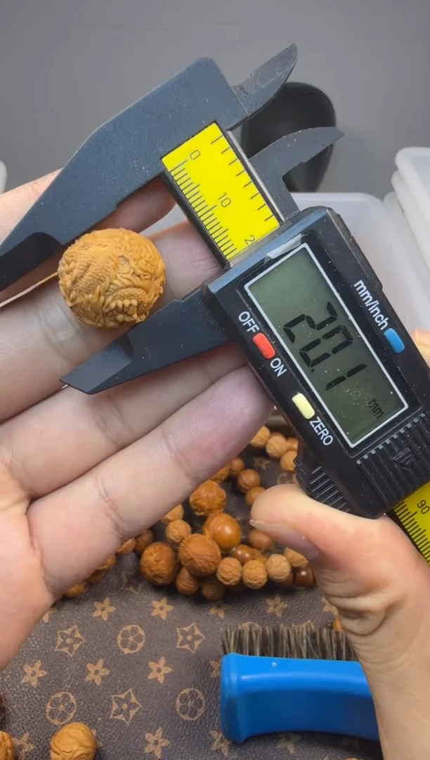 吊坠猴头核桃关公 2.0