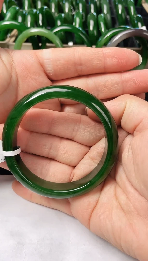 未镶嵌手镯和田玉（碧玉）碧玉手镯