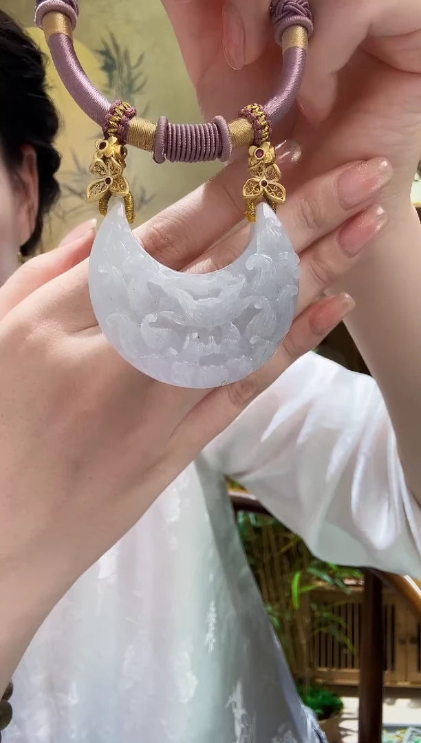 颈饰未镶嵌翡翠吊坠