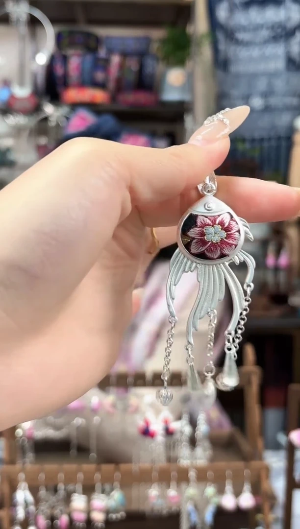 织绣民族风非遗老绣苗银饰品630