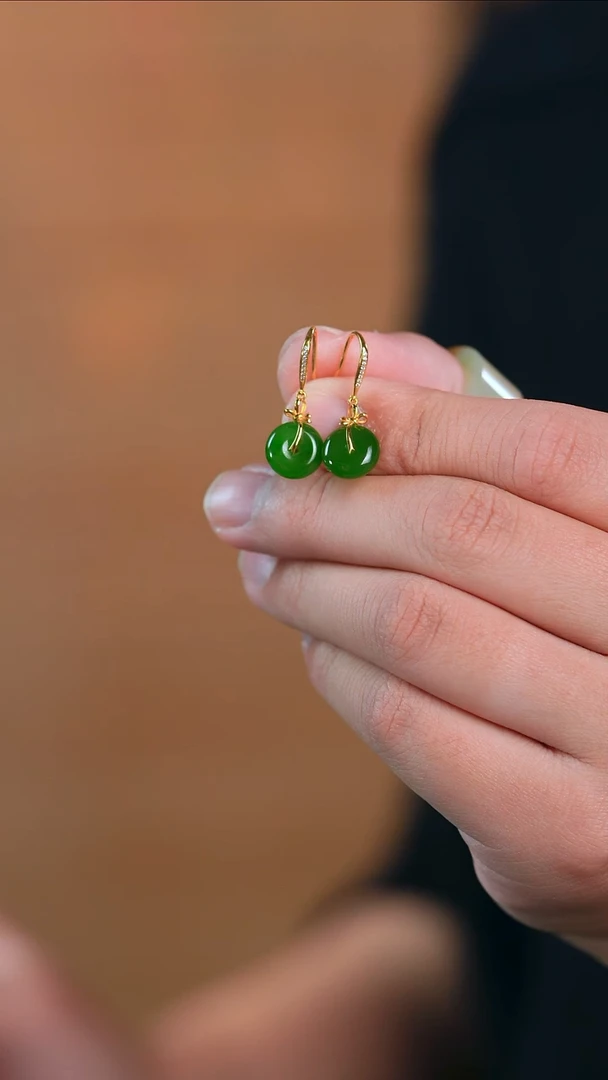 18K金镶嵌和田玉（碧玉）耳饰【高品质】平安扣耳钩款