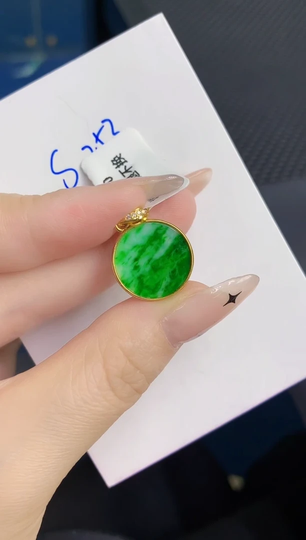 颈饰未镶嵌翡翠缅甸天然翡翠A货
