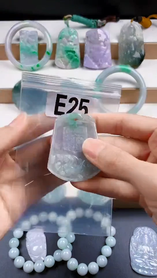 颈饰未镶嵌翡翠天然翡翠吊坠挂件