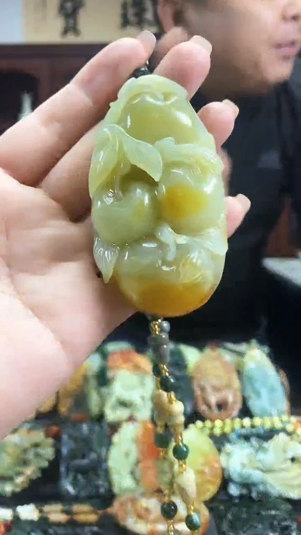 【闪购商品】蛇纹石玉吊坠未镶嵌·