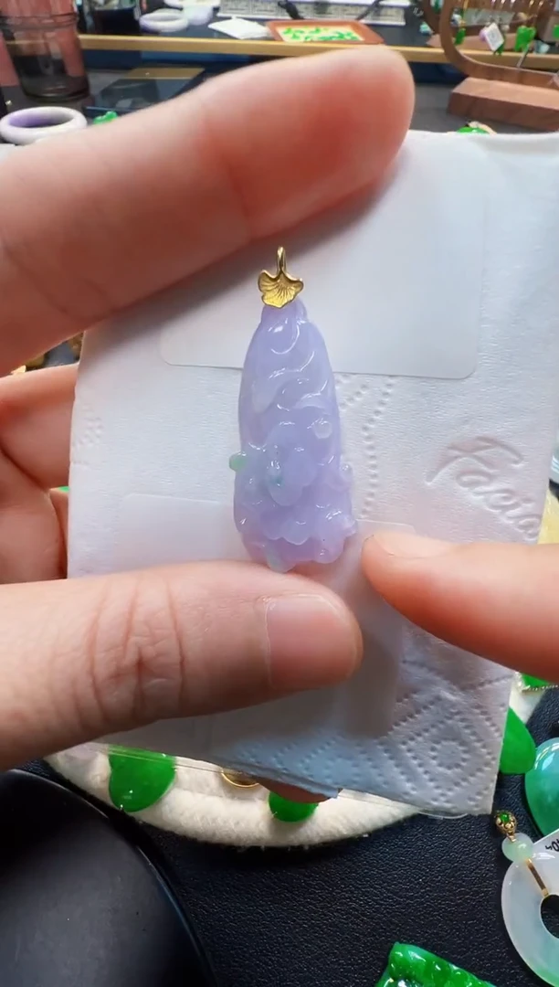 翡翠18K金镶嵌吊坠(不含链)300