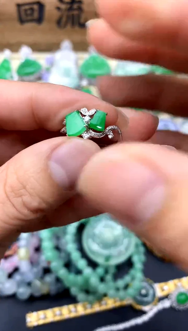 【闪购商品】翡翠戒指18K金镶嵌187-中国好珍宝