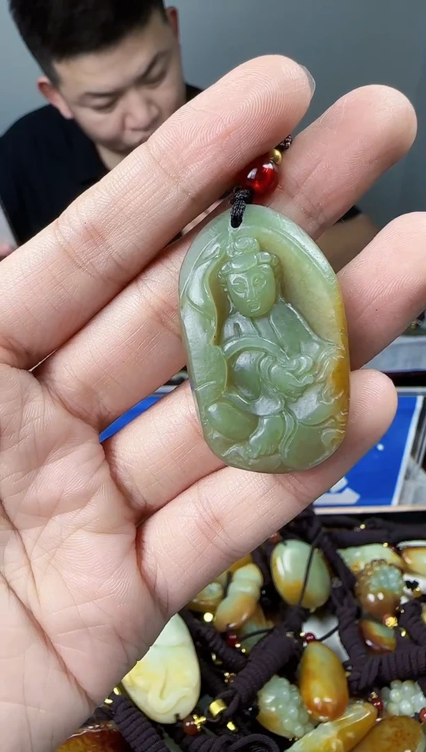 和田玉未镶嵌颈饰1