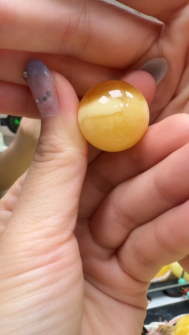 裸石琥珀未镶嵌如图