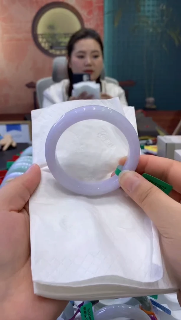 【闪购商品】翡翠手镯未镶嵌多人0008050