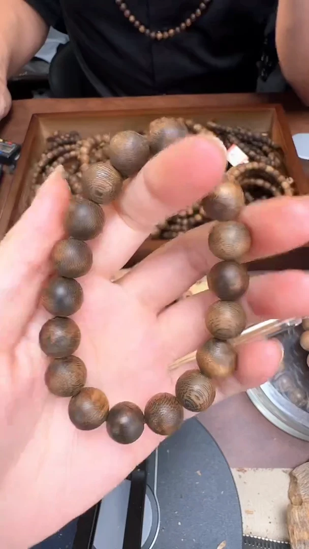 沉香手串海南绿奇楠1.2的15克+