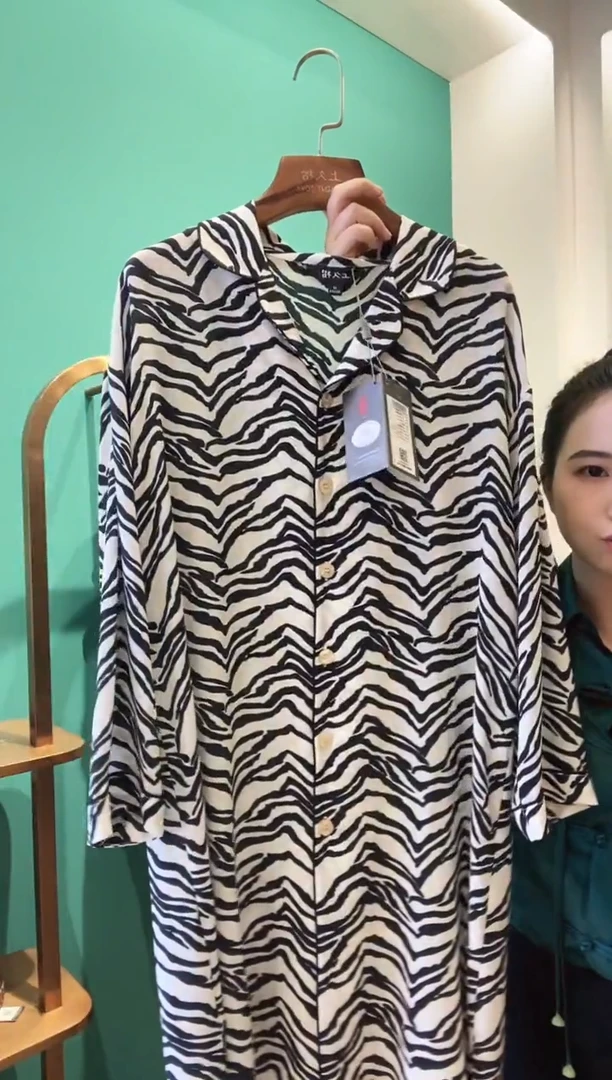 桑蚕丝女式真丝睡裙 黑白色 JWS20006（L码）